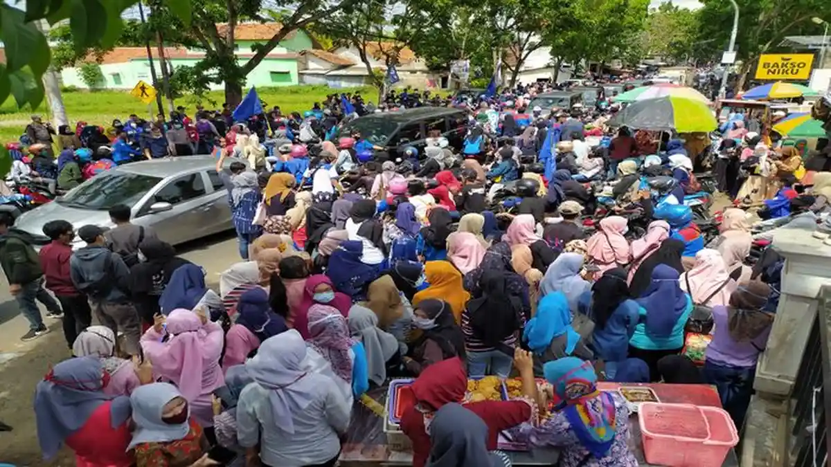 Ridwan Kamil Siap-siap Sosialisasikan UU Cipta Kerja yang Didemo Banyak Buruh, Ini Tanggapan Buruh