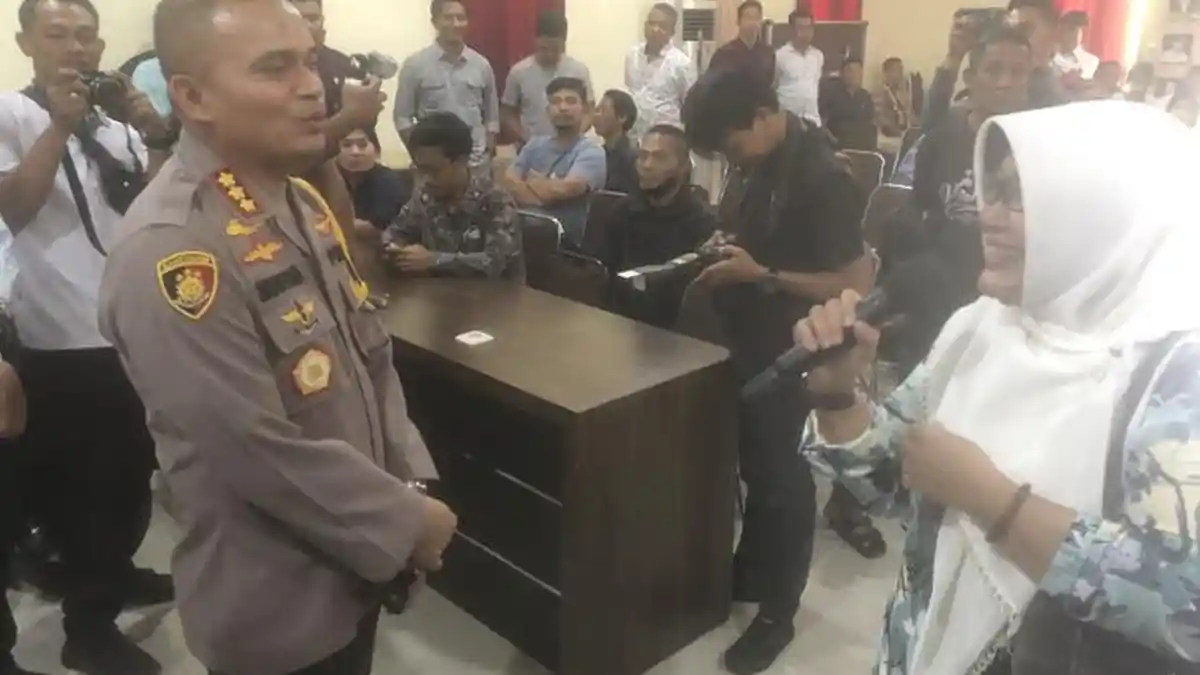Kapolresta Mataram Kombes Pol Mustofa Minta Masyarakat Hati-hati Jual Beli Secara Online