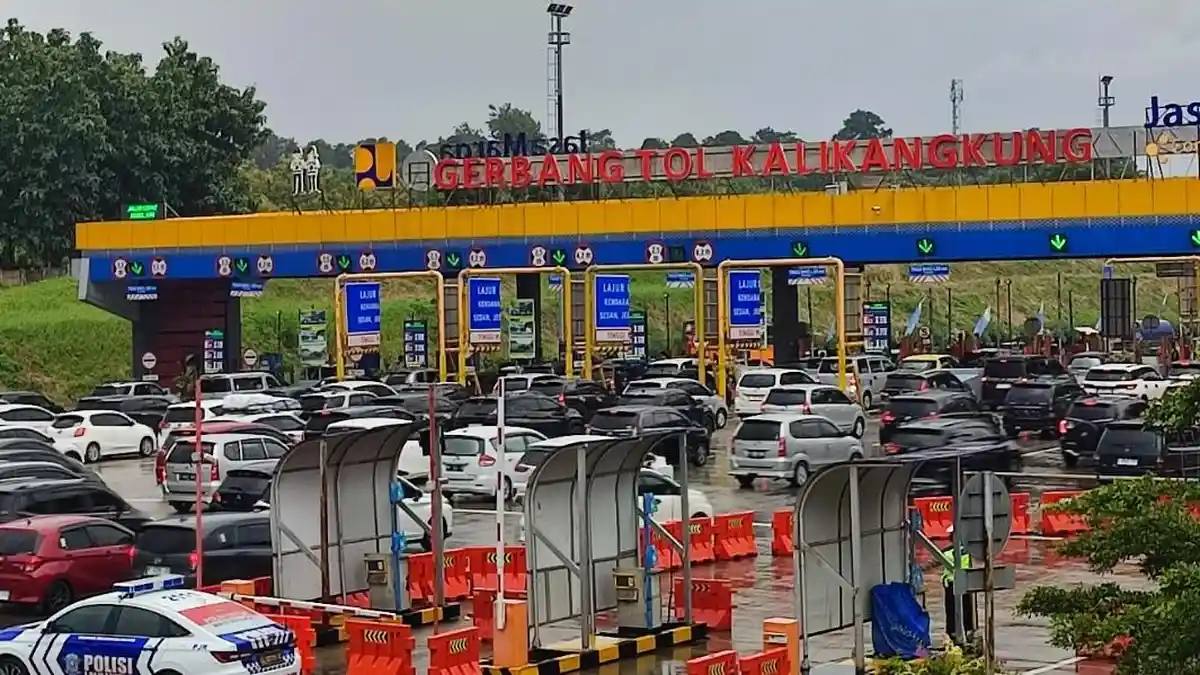 Puncak Arus Mudik di Tol Jateng Malam Ini,  Jalur Arteri Terdampak One Way?