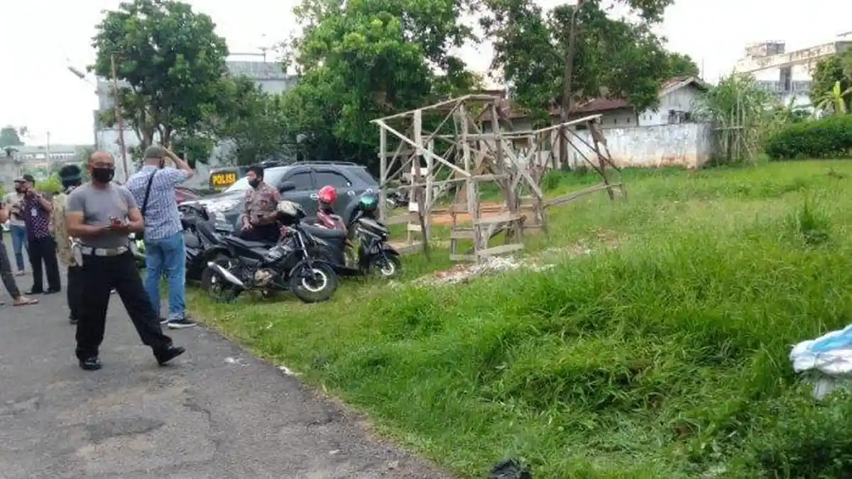 Pemulung Temukan Mayat Bayi dalam Karung di Alam Barajo Jambi