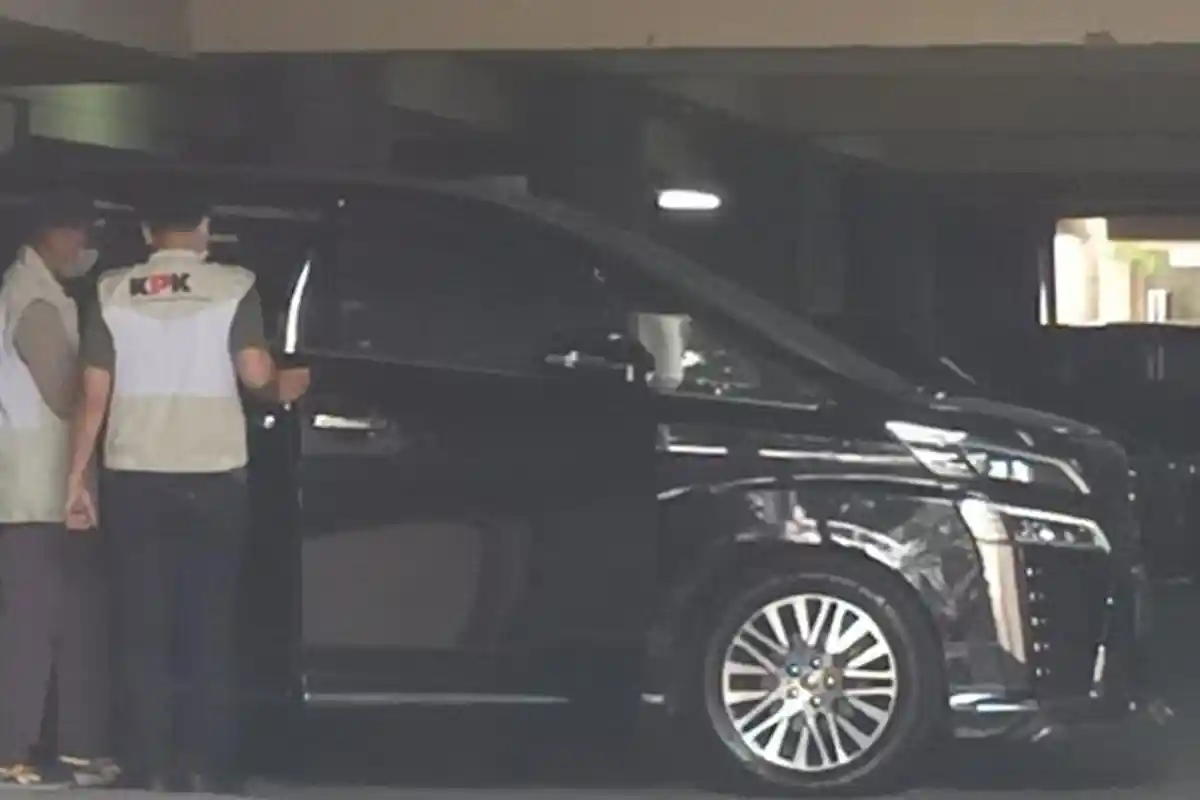 Usut Dugaan Suap yang Menjerat Sahat Tua Simanjuntak, Dua Hari KPK Obok-obok Gedung DPRD Jawa Timur