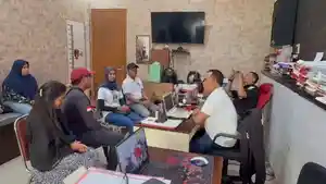 PENGENDARA-AROGAN-Polisi-mengamankan-ibu-muda-bernisial-IM-atas-tuduhan.jpg