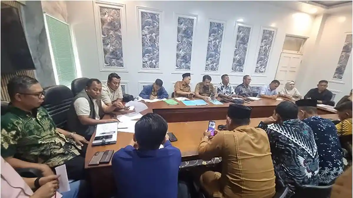 Hearing DPRD Pelalawan: Dirut PT RSTM dan PT GHS Tak Hadir, Terungkap Ribuan Hektar Lahan Sambu Grup