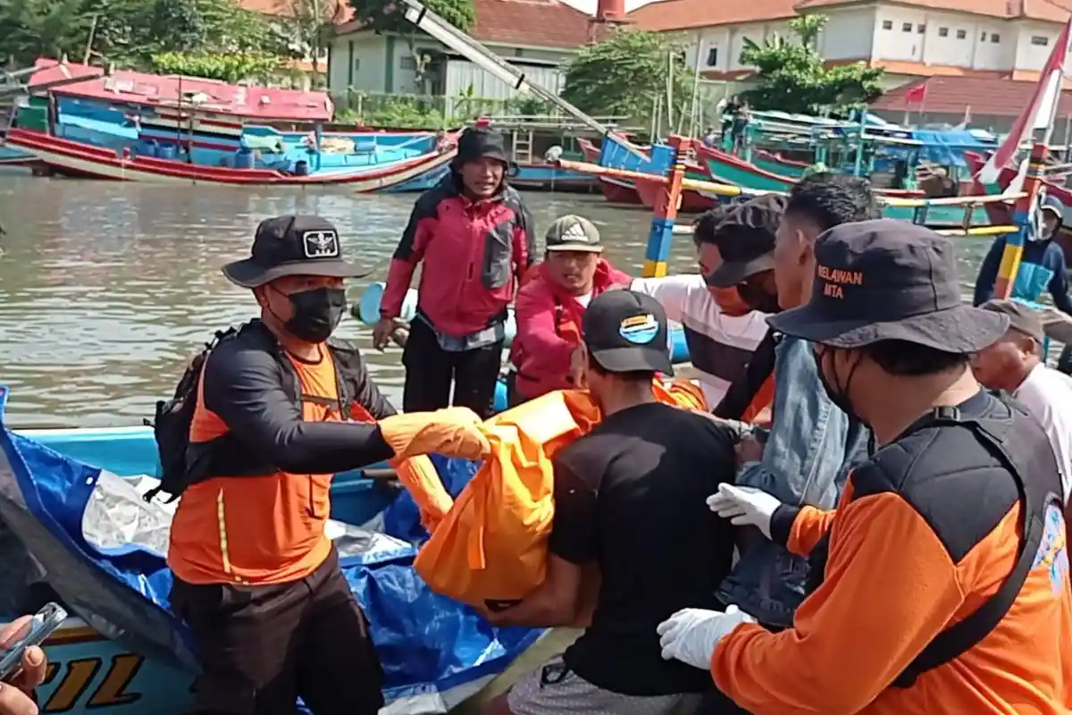 Mustofa Nelayan yang Hilang 3 Hari di Perairan Nusakambangan Cilacap Akhirnya Ditemukan