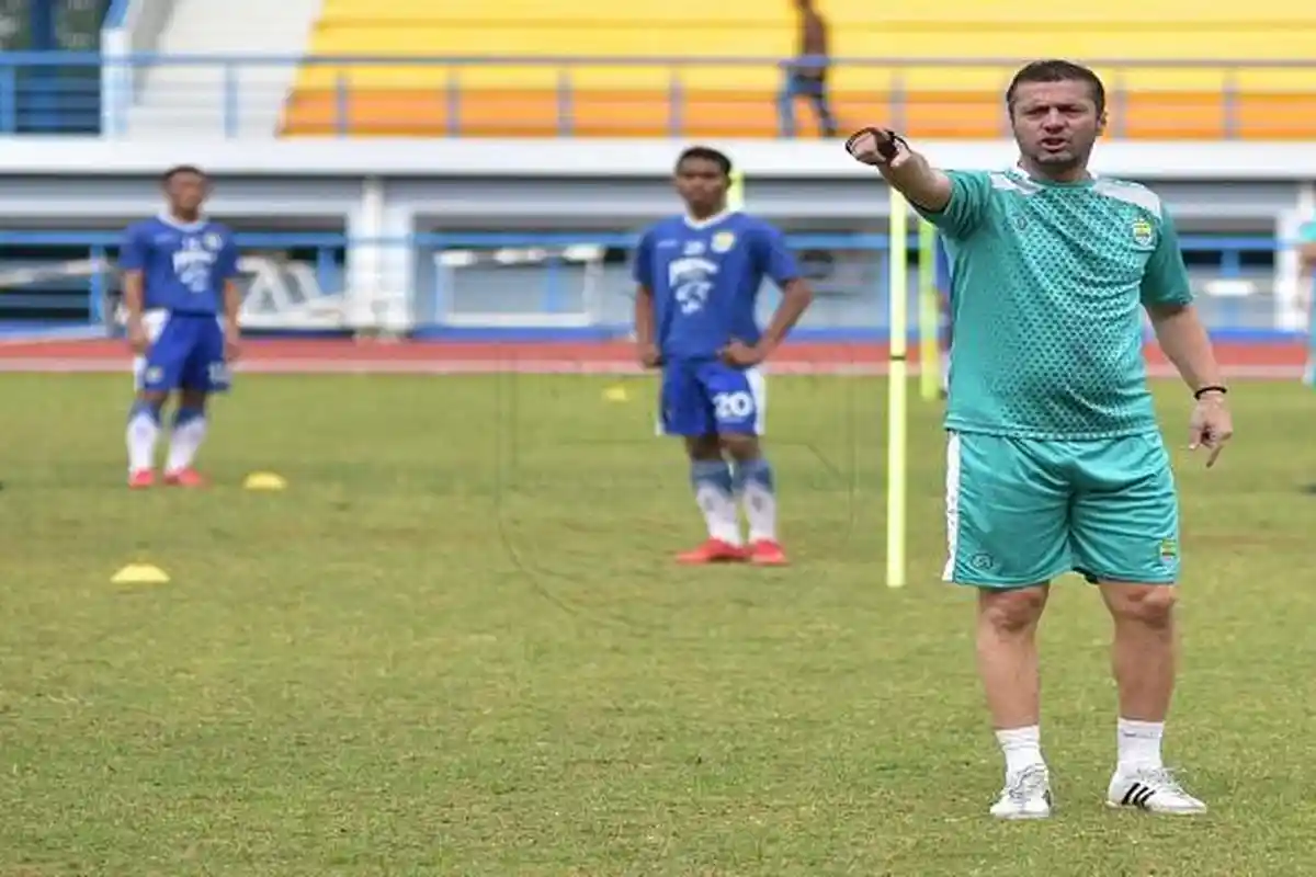 Pelatih Persib: Kalau Arema FC Tak Cetak Gol, Kami yang Cetak Gol