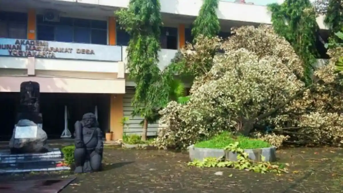 BMKG Sebut Puting Beliung di Yogyakarta Miliki Kecepatan 76 hingga 87 Km Per Jam