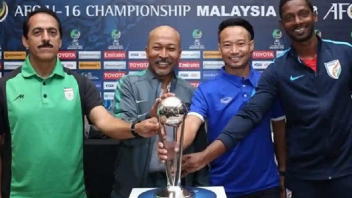 Fakhri Husaini Pamit dari Timnas U-19 Indonesia, Rochy Putiray Yakin Ada yang tak Beres
