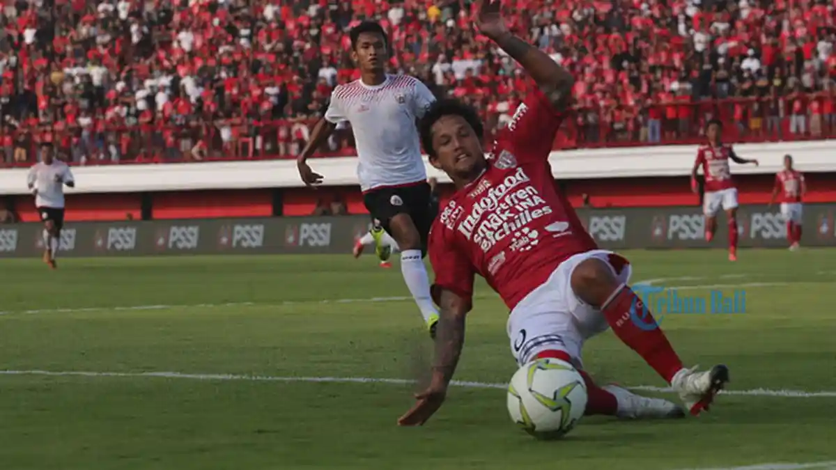 Bali United vs Persib Bandung - Irfan Bachdim Berpeluang Jadi Starter