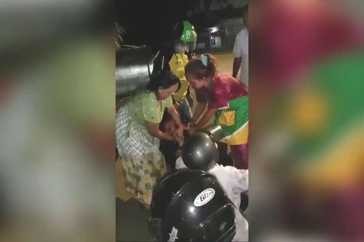 Mahasiswa di Makassar Babak Belur Dihajar Emak-emak, Geram saat Tahu Pelaku Lecehkan Gadis di Motor