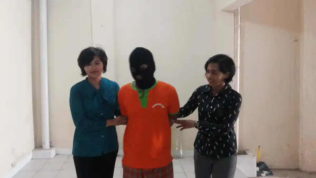 BREAKING NEWS:  Wahyu Diringkus Polisi Saat Merekap Togel di Warung