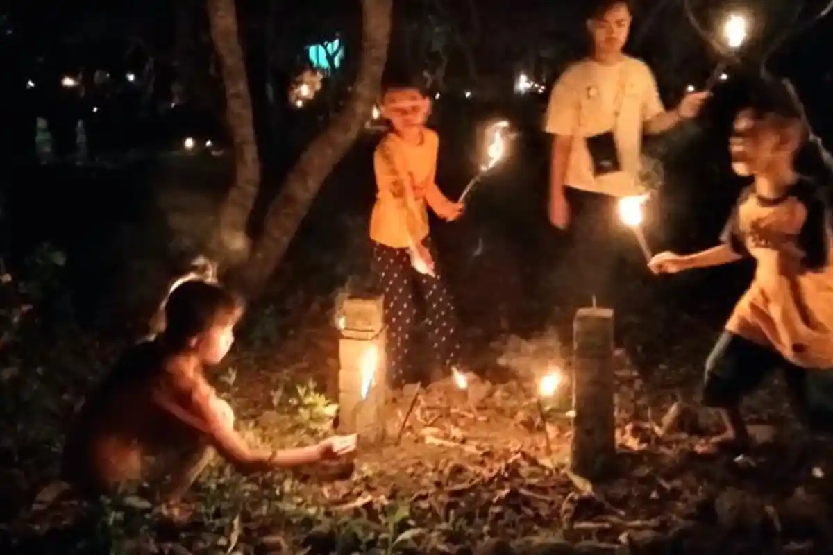 Trasidi Maleman Umat Muslim di Lombok, Menyalakan 'Dile Jojor' di Makam Keluarga saat Ramadhan