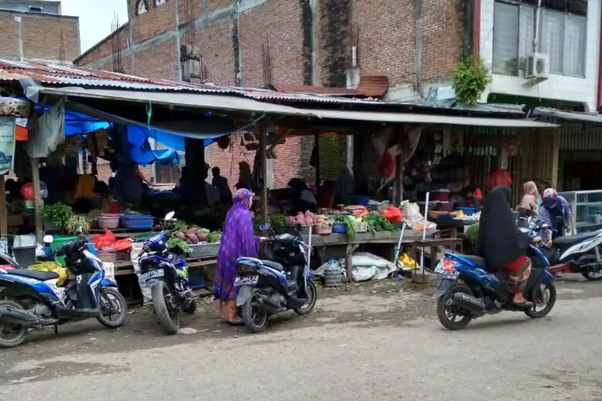 Satpol PP Luwu Diminta Tegas Tertibkan Pasar Liar di Belopa