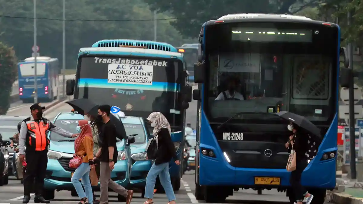 Kasus Melandai, Pengamat Kebijakan Publik Sebut KPC PEN Berhasil Kendalikan Covid-19