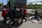 Petugas Telkom IndiHome Perbaiki Jaringan Pasca Gempa Sulbar