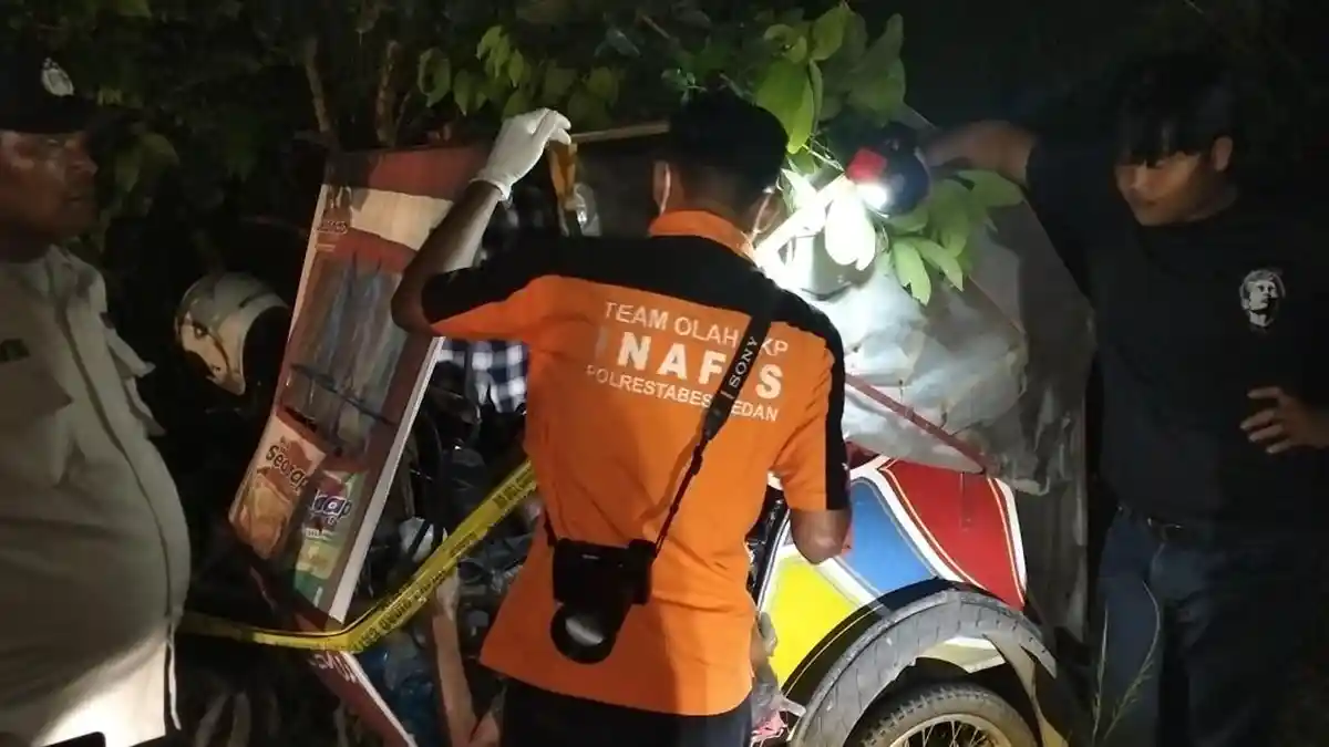 Pria  Tanpa Identitas Ditemukan Tewas dalam Becak di Medan