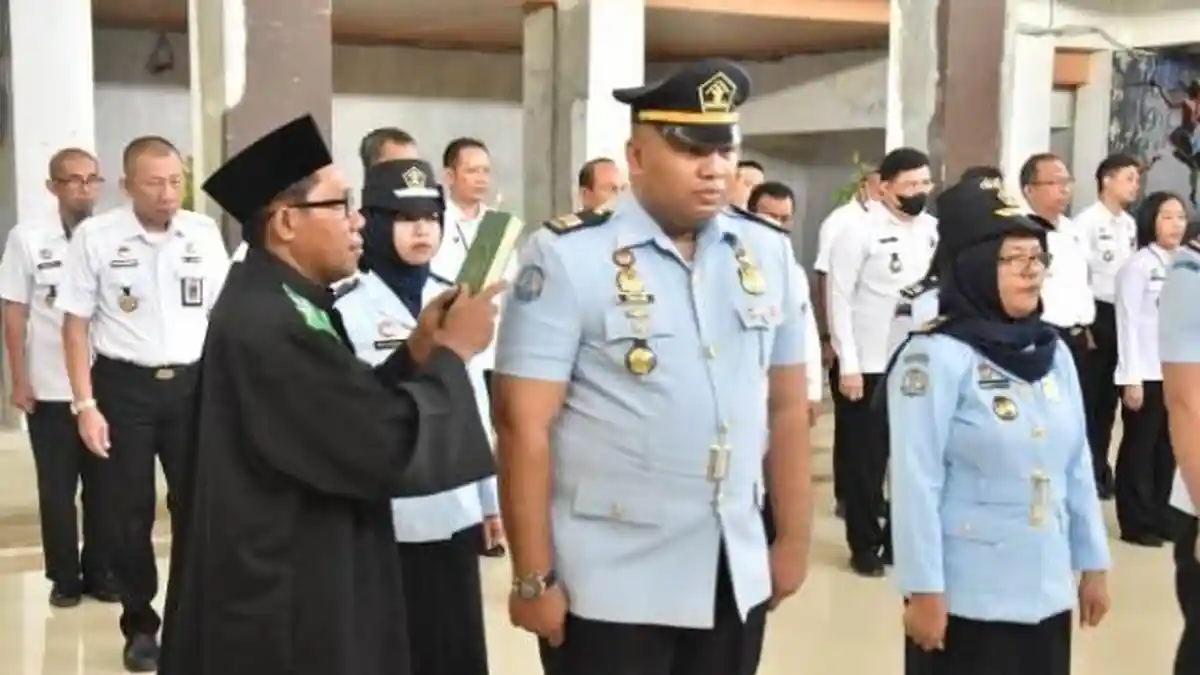 Tiga Pejabat Struktural dan Satu Pejabat Fungsional Imigrasi Kupang Dilantik