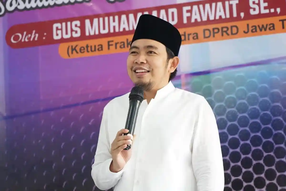 Momen Hari Guru, Gus Fawait Sebut Guru Adalah Kunci Kemajuan Sebuah Bangsa
