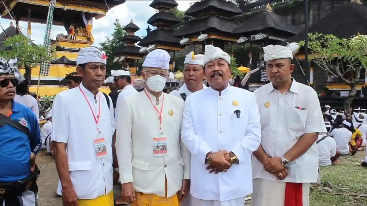 Ribuan Warga Pasek Tangkil Saat Pujawali Pura Pasek di Punduk Dawa, Ini ...