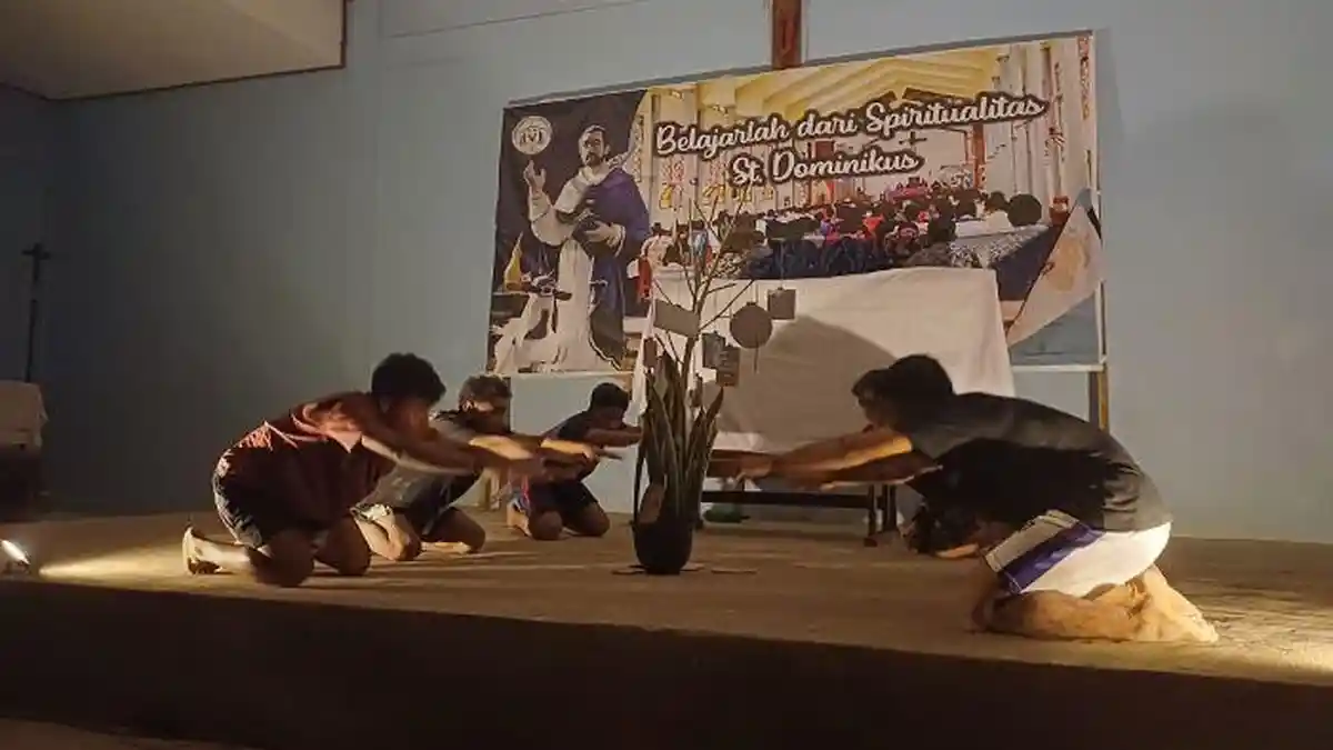 Melukis Dunia yang Terlupakan: Sebuah Sisipan untuk Lakon ‘Melukis Dunia’ karya TERAS
