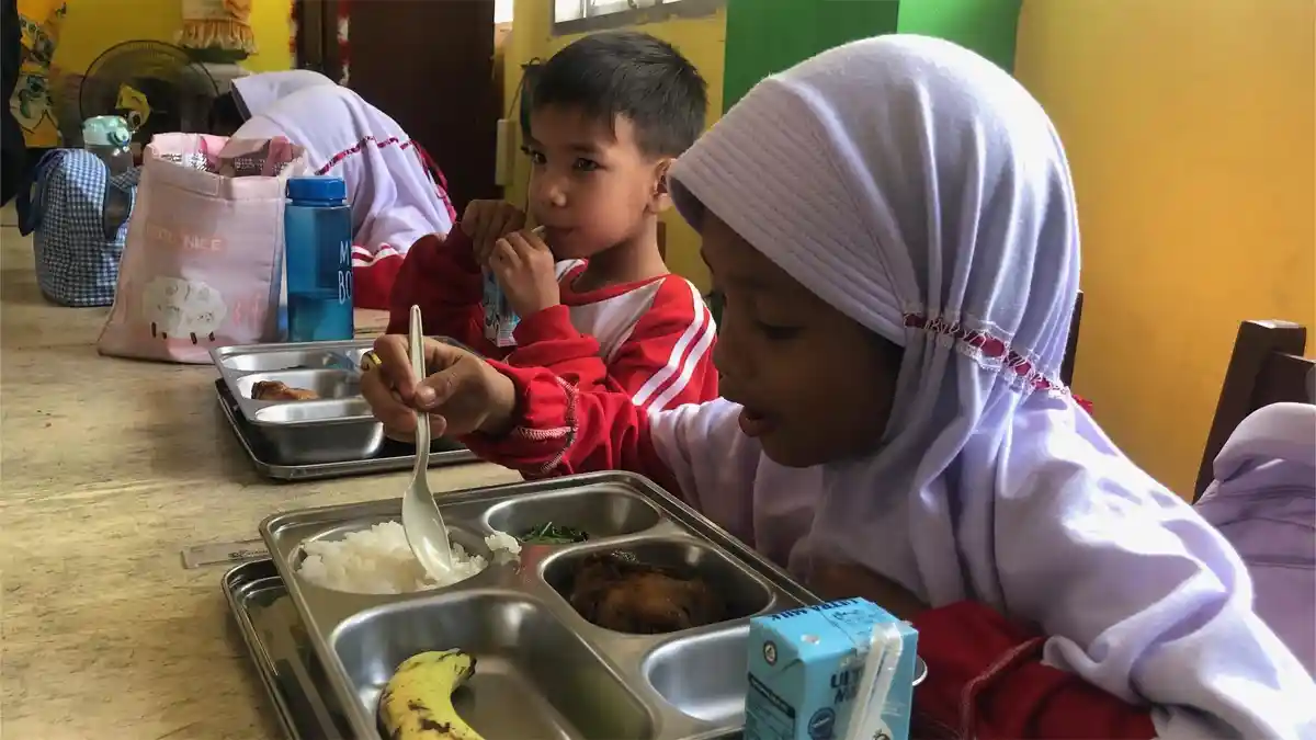 Ombudsman Sumbar Soroti Pengawasan Program Makan Bergizi Gratis di Sekolah