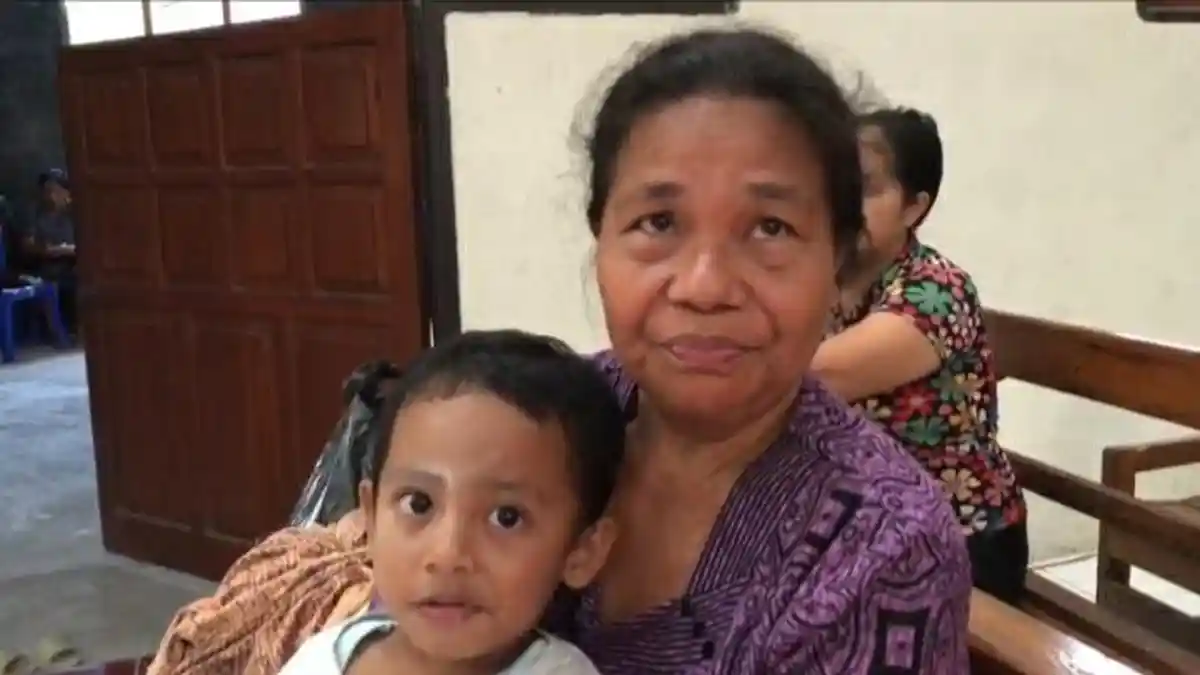 Cerita Adriana Manimaes, Pengungsi Karangetang yang Tak Bisa Berkebun Karena Takut Kondisi Gunung