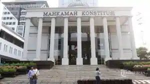 suasana-luar-gedung-mahkamah-konstitusi-mk.jpg