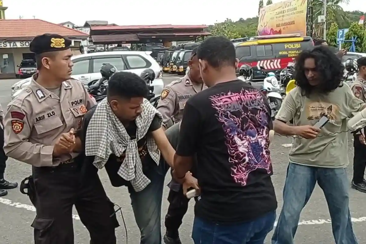 Demo Kasus Rudapaksa Berujung Ricuh di Polresta Sorong Kota, Mahasiswa Ancam Kembali Gelar Aksi