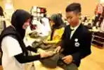In Store Retail Experience Uniqlo di Bandung