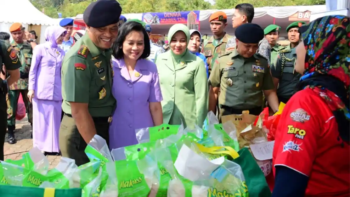 TNI Gelar Donor Darah dan Bazar di Cilangkap