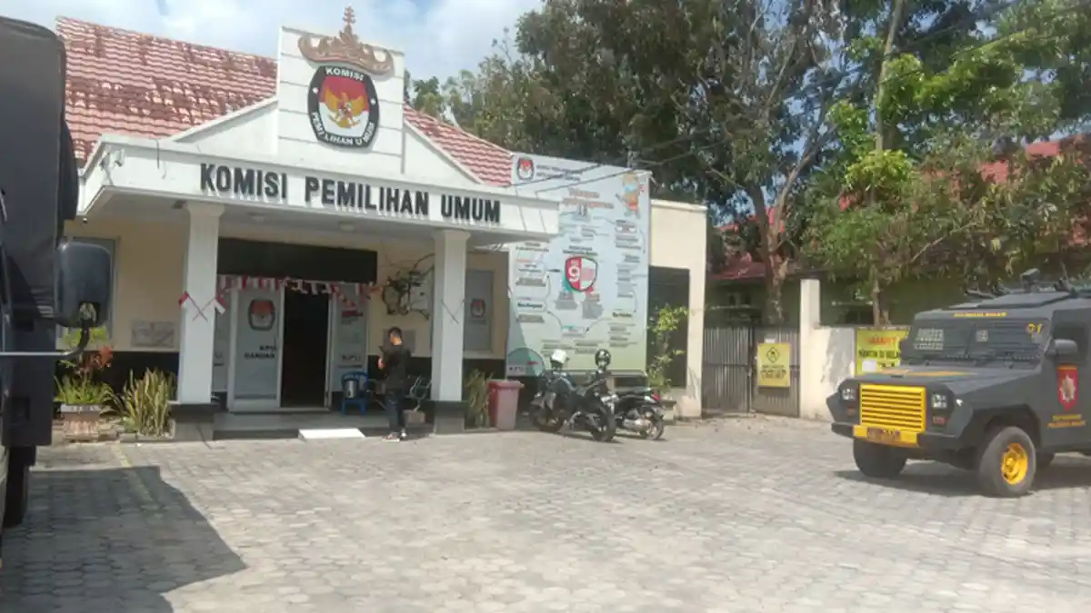 Pasca Ricuh, Kantor KPU dan Bawaslu Bandar Lampung Dijaga Ketat Aparat Kepolisian