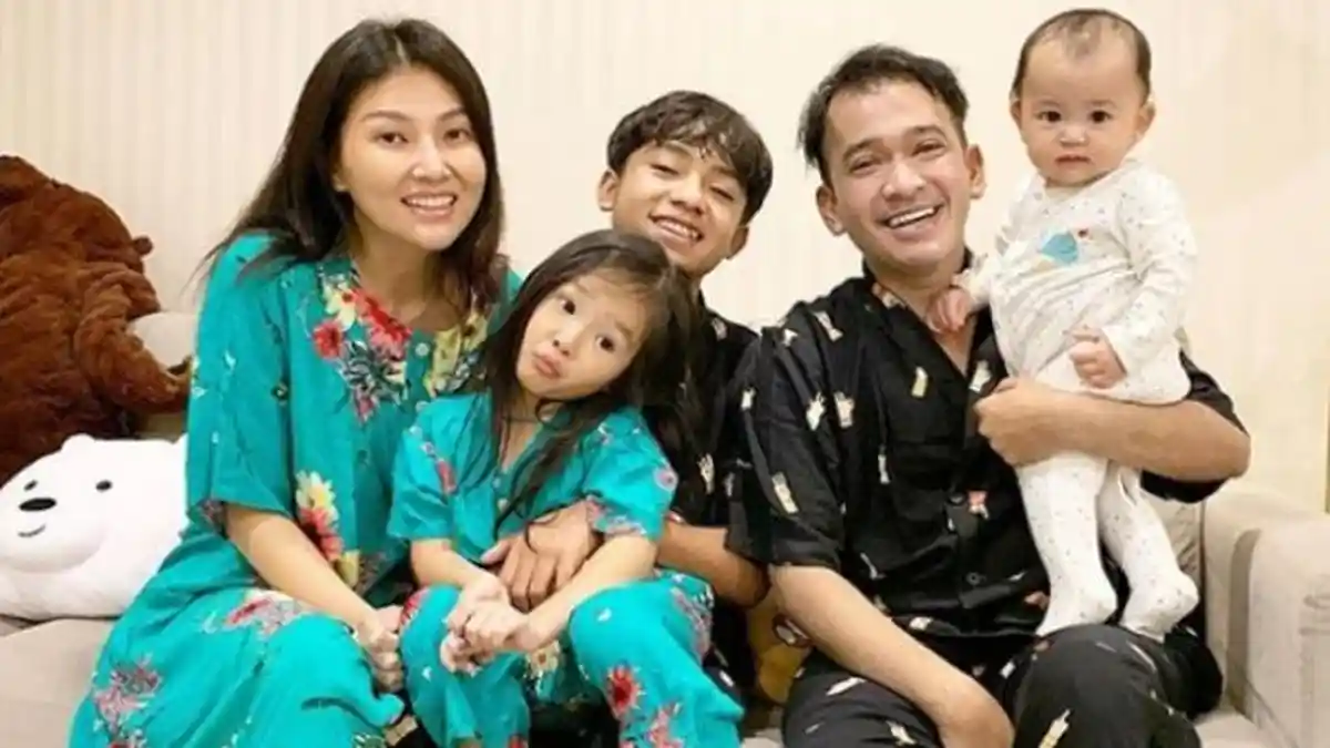 Ruben Onsu dan Keluarga Main Lompat Tali Selama Isolasi Diri Akibat Virus Corona