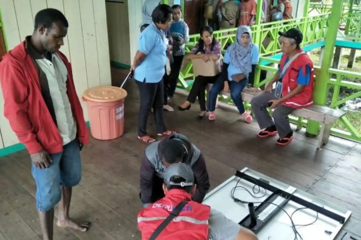 Sebelum Ketua BEM UI Sodori Jokowi 'Kartu Kuning', 3 Kampus Ini Beraksi Duluan Terjun ke Asmat