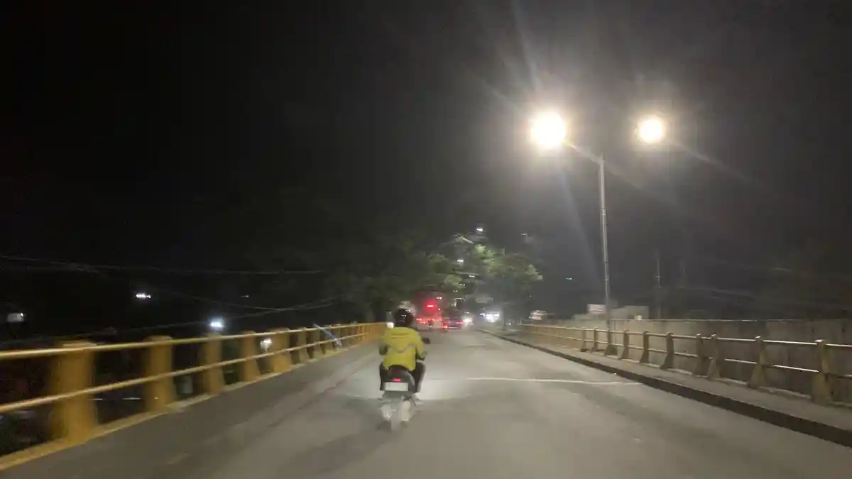 Sebagian Wilayah Kota Padang Mulai Terang, Aliran Listrik Menyala Bertahap