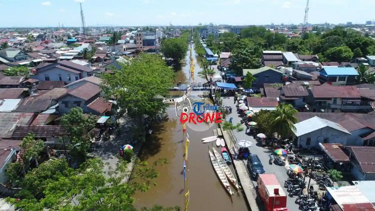 Semarak Festival Sungai Jawi Dilihat dari Langit Pontianak - festival-sungai-jawi_20180317_203113.jpg