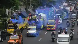 Sopir-Truk-Demo-di-Surabaya-Tolak-Razia-ODOL_20250619_193205.jpg