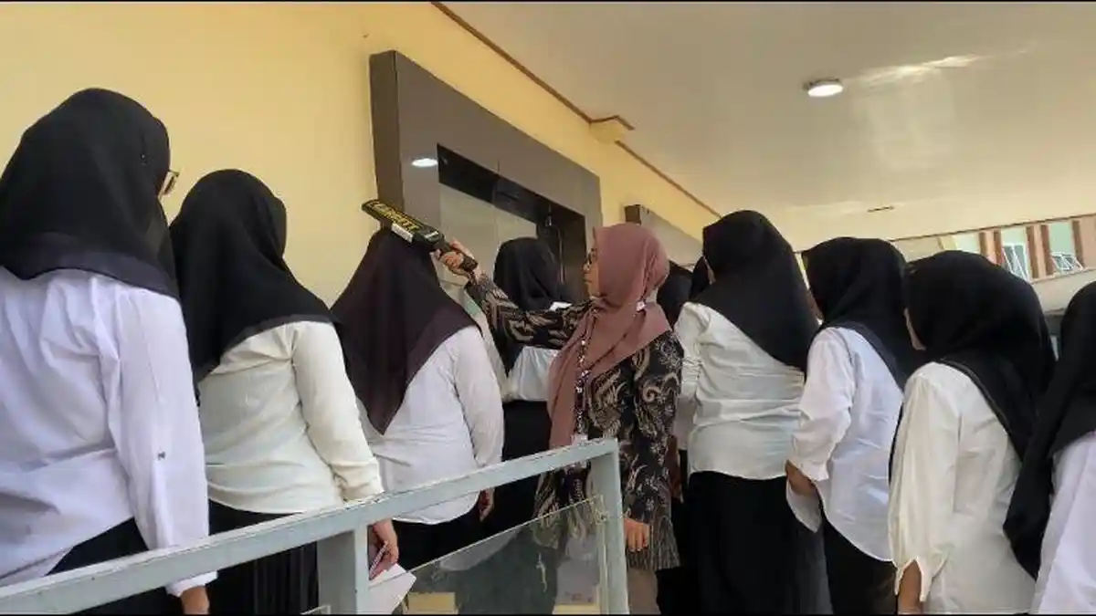 Cek Potensi Penggunaan Jimat, Peserta Seleksi CPNS Gorontalo Diperiksa Ketat sebelum Masuk Ruangan