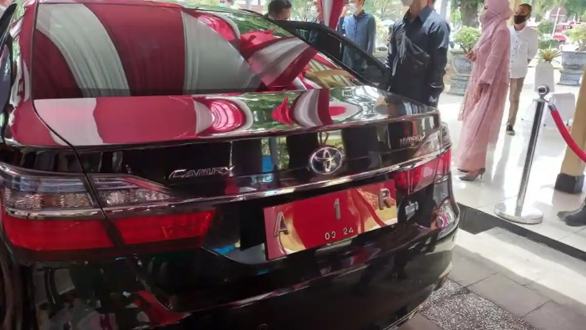 Warga Kota Cilegon Boleh Pakai Mobil Dinas Helldy Untuk Dipakai Nikahan, Supir dan Bensin Gratis