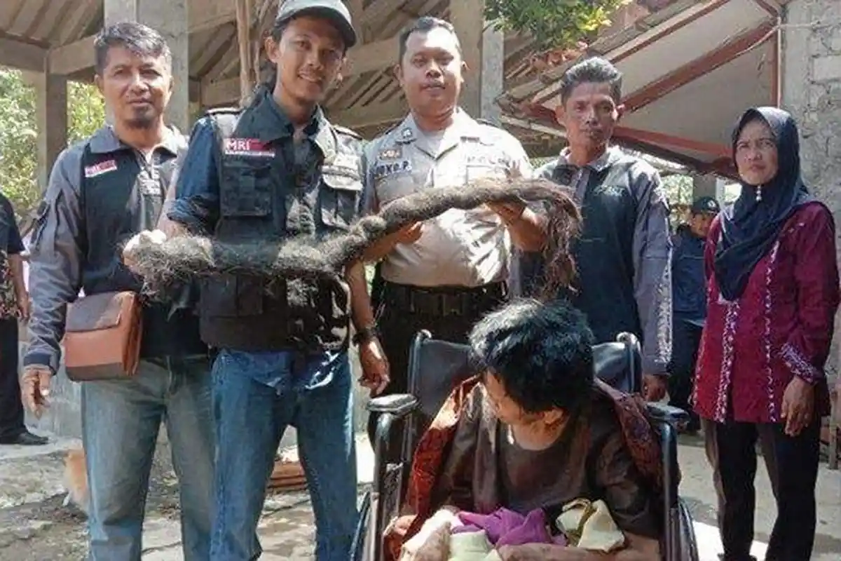 Puluhan Tahun Tak Dipotong, Rambut Sepanjang 2 Meter Milik Sukiyah Ditinggali Anak Tikus