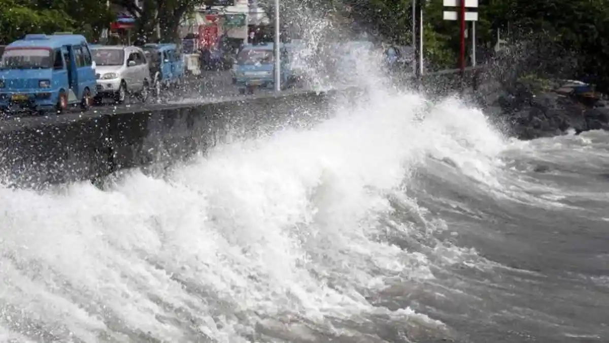 Peringatan Dini BMKG Besok Jumat 1 April 2022: Waspada Gelombang Tinggi di Selatan Denpasar
