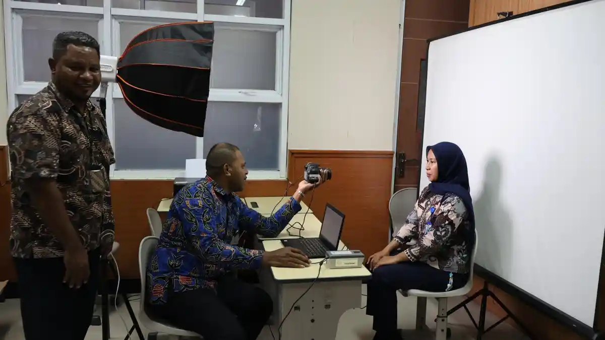 Mudahkan Taruna dan Pegawai, Imigrasi Sorong Gelar Layanan Eazy Paspor di BP2IP