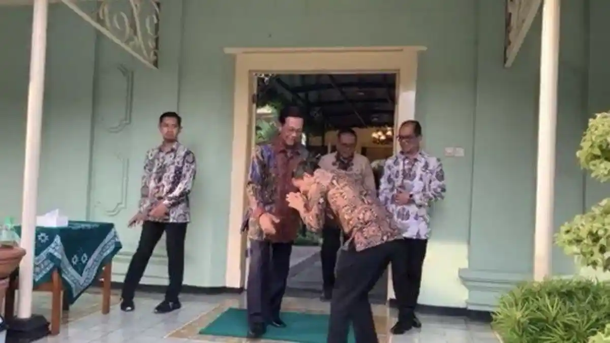 Sekjen PSI Raja Juli Antoni Bertemu Sri Sultan HB X, Bahas Ade Armando?