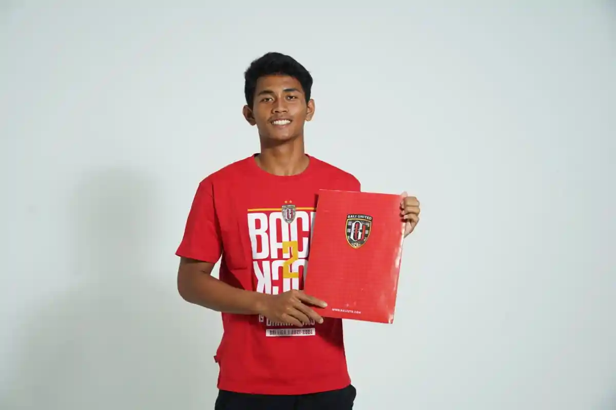 Komang Aryantara Idolakan Kiper Label Timnas M Ridho, Kini Bersaing di Bali United Asuhan Teco
