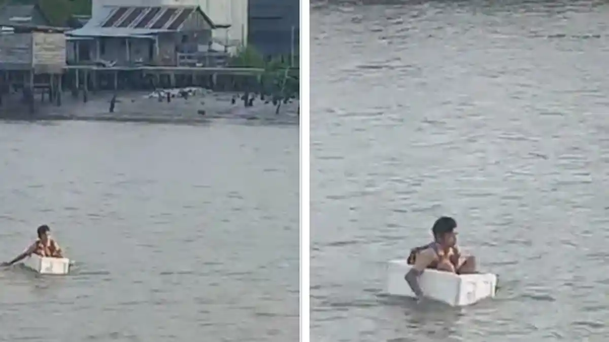 Bikin Haru Murid SD Pakai Seragam Naik Kotak Gabus Seberangi Sungai
