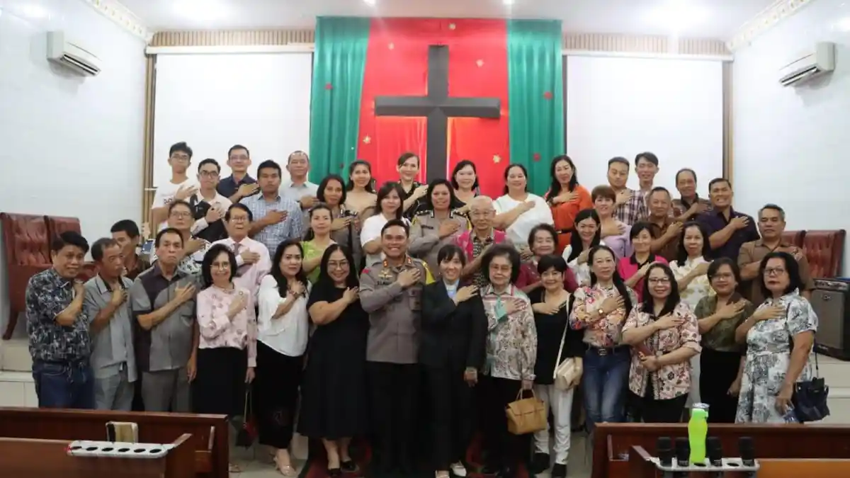 Minggu Kasih, Kapolres Labuhanbatu Beri Pesan Pemilu Damai di Gereja