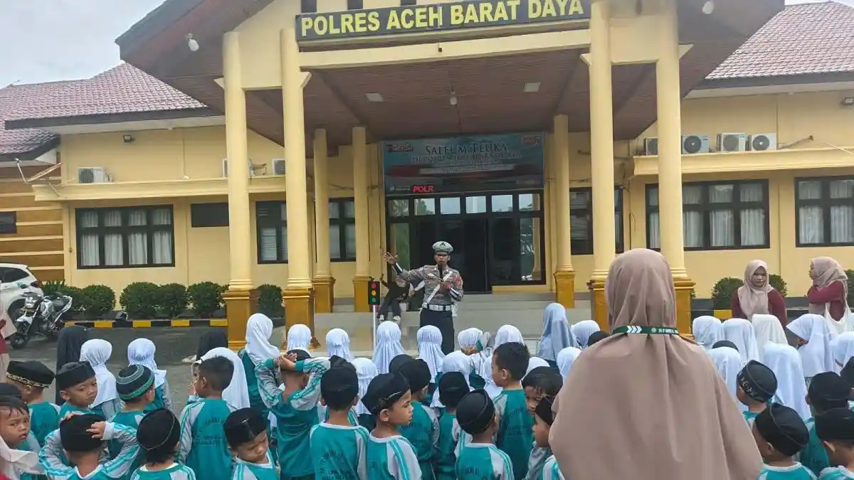 Satlantas Polres Abdya Edukasi Rambu-rambu Lalu Lintas Kepada Anak Usia Dini