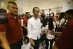Jokowi Isi Akhir Pekan dengan Jalan-jalan Pakai MRT