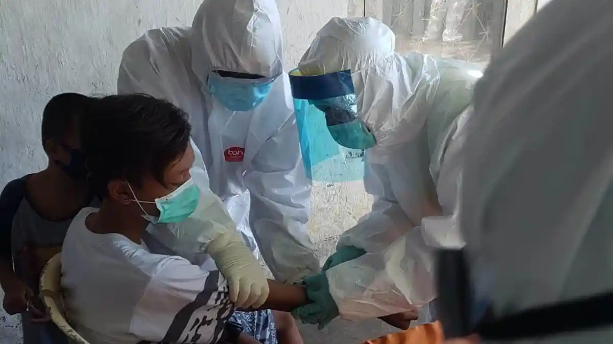 Dinas Kesehatan Rapid Test ke Wali Kota dan Ketua TP PKK Kota Bitung