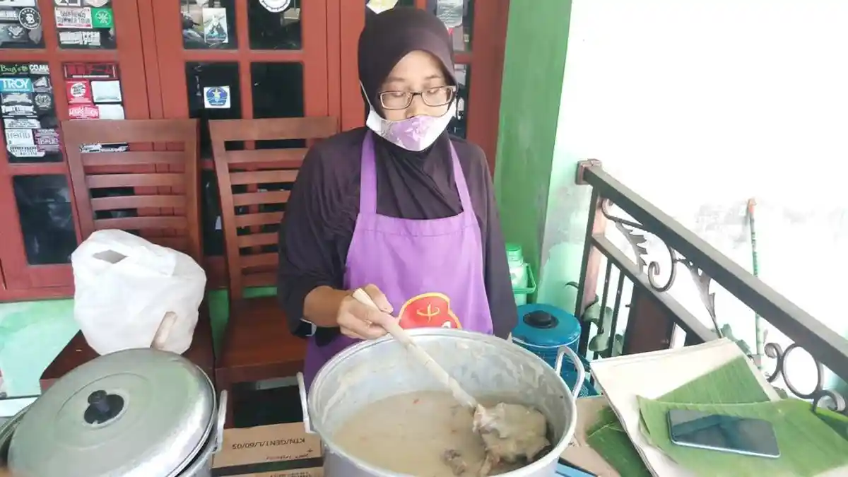 Mencicipi Gurihnya Bubur Blendrang Khas Muntilan Magelang