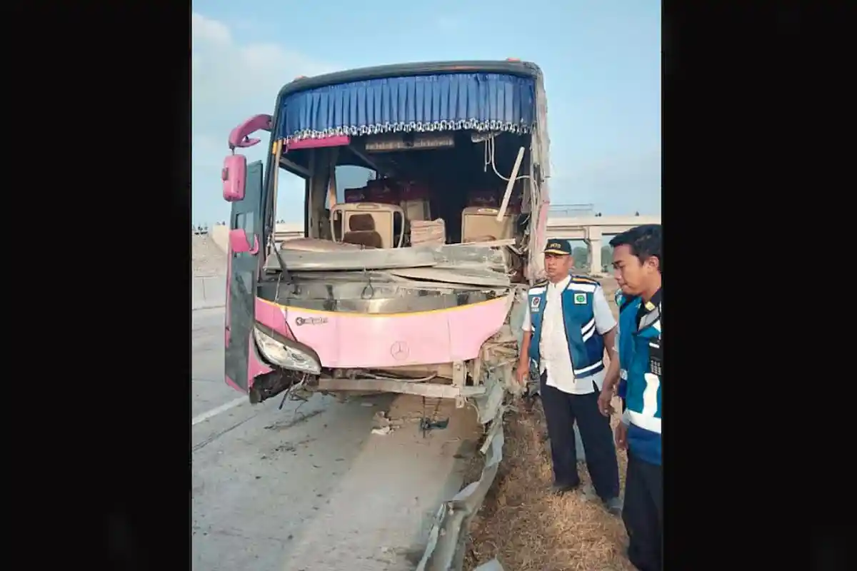 Ini Identitas 4 Korban Tewas dalam Kecelakaan Maut Bus Vs Tronton di Tol Pasuruan-Probolinggo