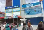 Sebuah-gedung-perbankan-di-Sentani-dilempari-massa.jpg